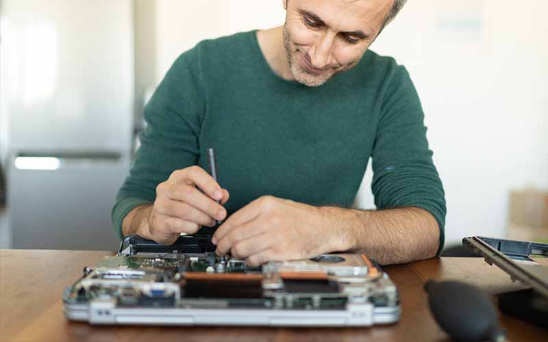 Top 7 signs your laptop needs professional repair pro
