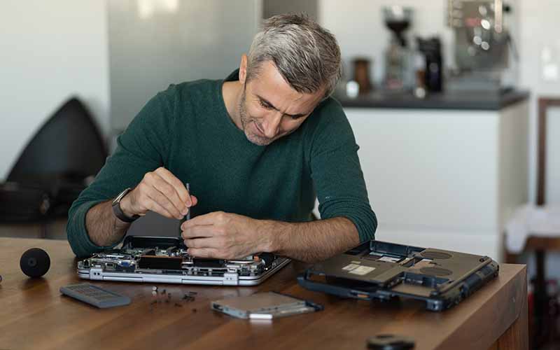 Top 7 signs your laptop needs professional repair repair tech